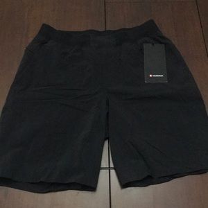 Lululemon THE Shorts 9” LTT Men’s Sz M NWT
